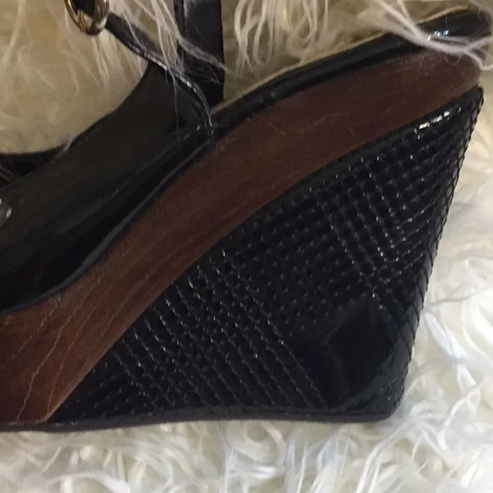 VERA PELLE black wedge sandals in size 6 to 6 1/2